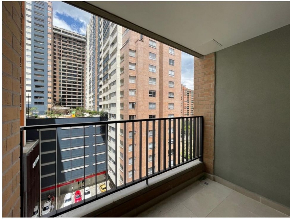 Apartamento en venta en el Poblado sector Ciudad del Río — foto 2