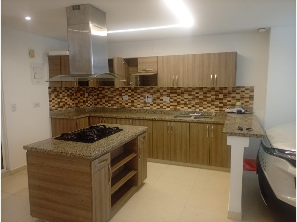 Casa en arriendo en Los Colores Medellín — foto 3