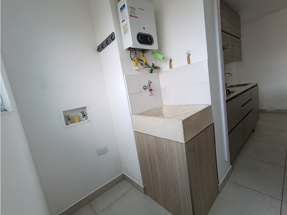 Apartamento en Arriendo Sabaneta Las Lomitas — foto 6