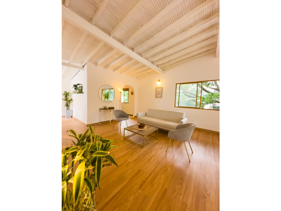 Casa en venta - comercial o residencial en Santa Lucia - Medellin