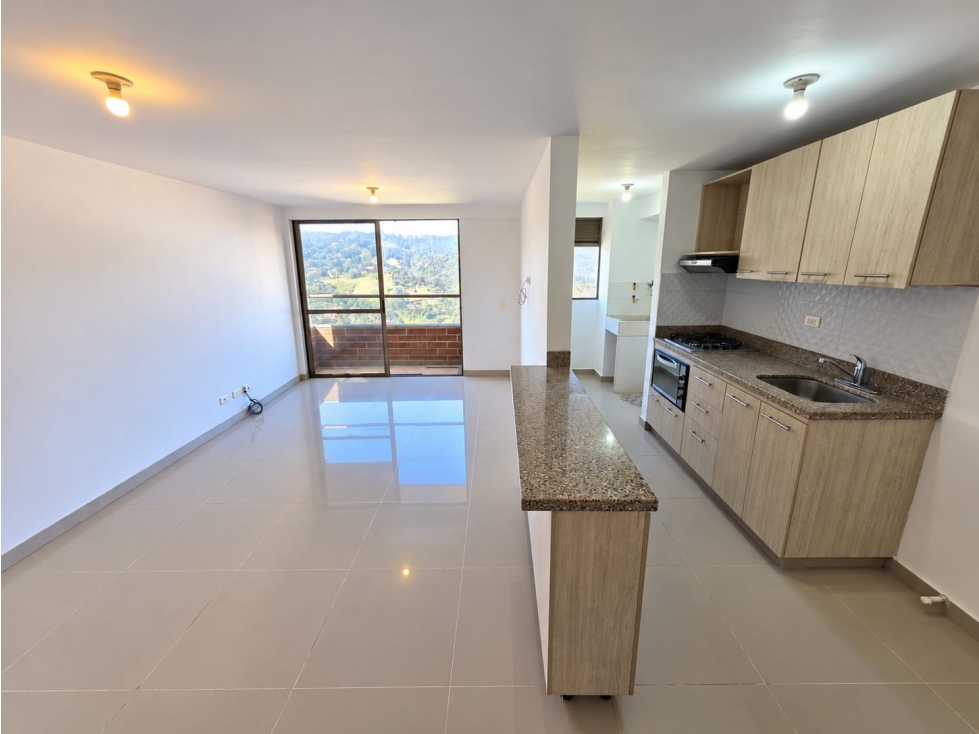 Apartamento en venta Las Lomitas Sabaneta - parqueadero y util
