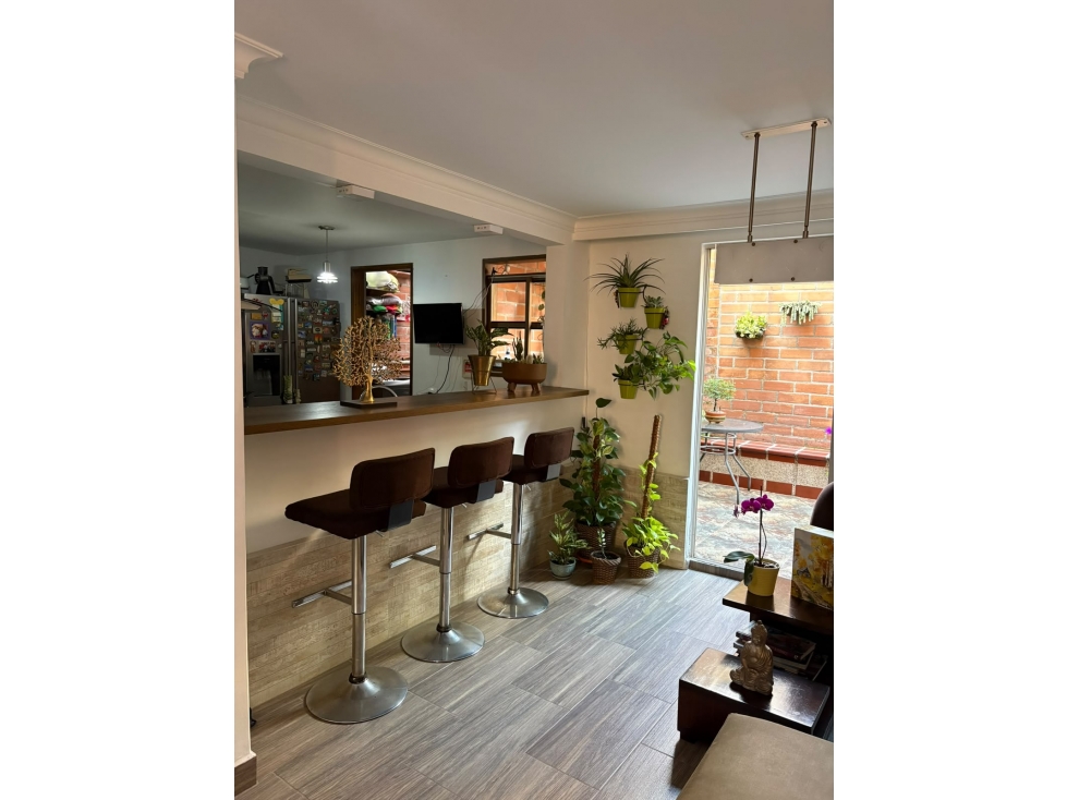 Casa para venta entre Belén Rincón y Mota Medellin- parqueadero