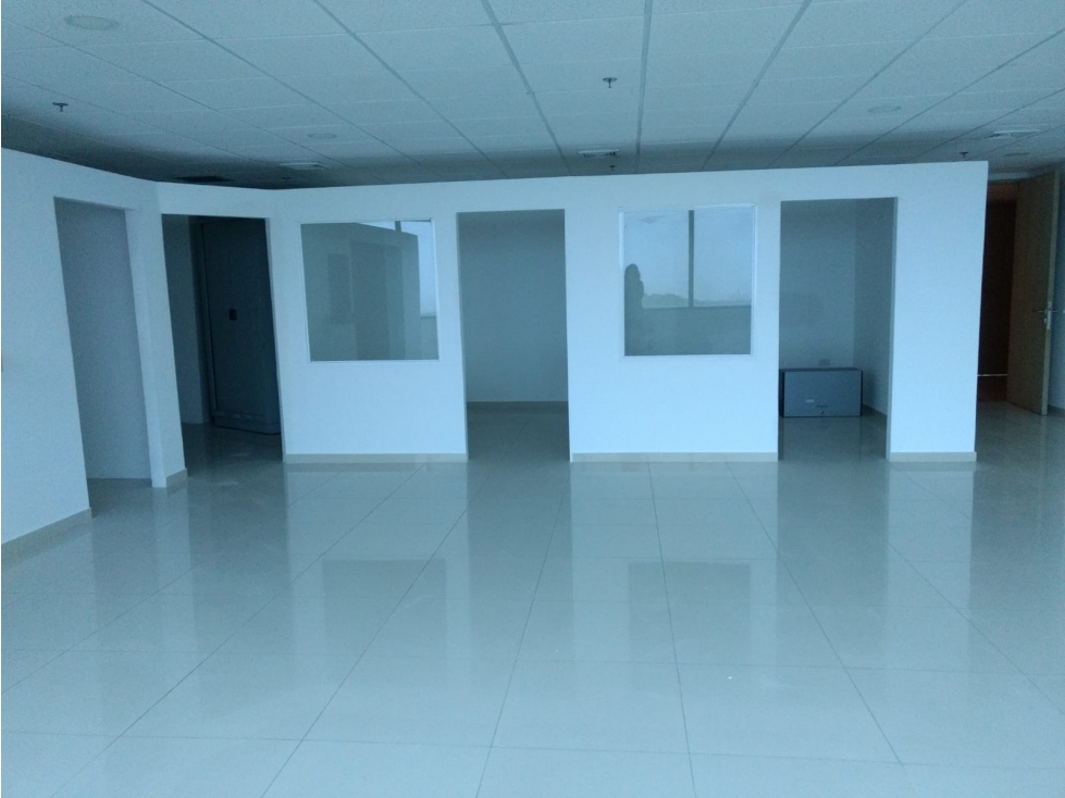 VENTA O ARRIENDA OFICINA COMERCIAL EN BLUE GARDEN BARRANQUILLA — foto 2