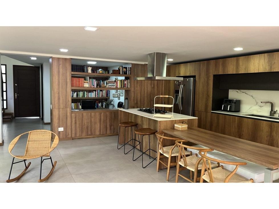 CASA EN ENVIGADO - LA INTERMEDIA