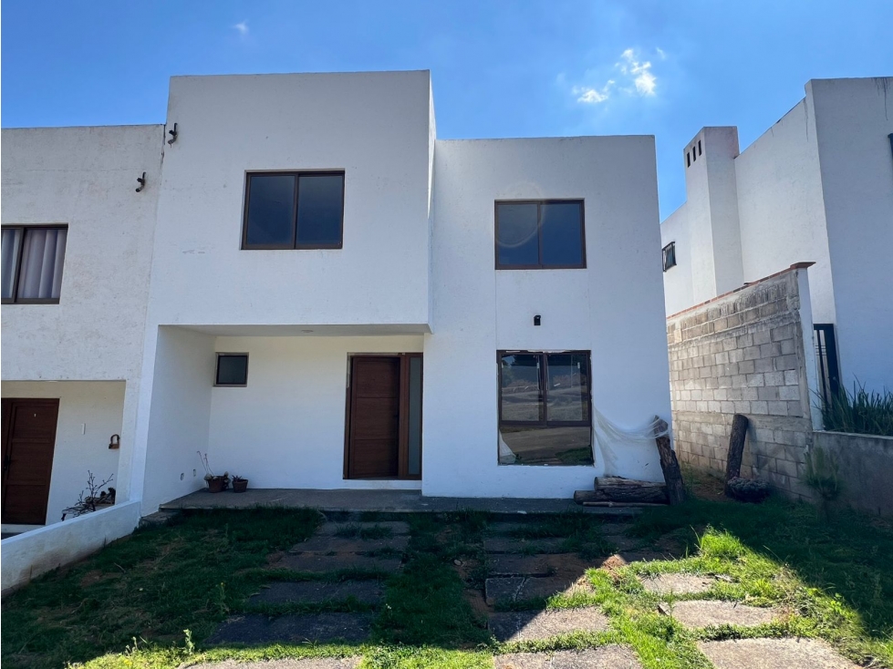 Casa con jardin en Venta Fracc La Vitela Patzcuaro