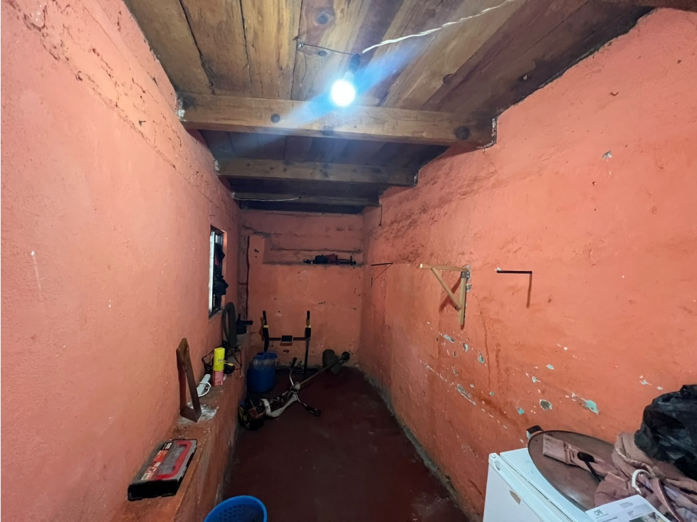 Casa para remodelar con amplio jardin en el centro de Pátzcuaro - 4