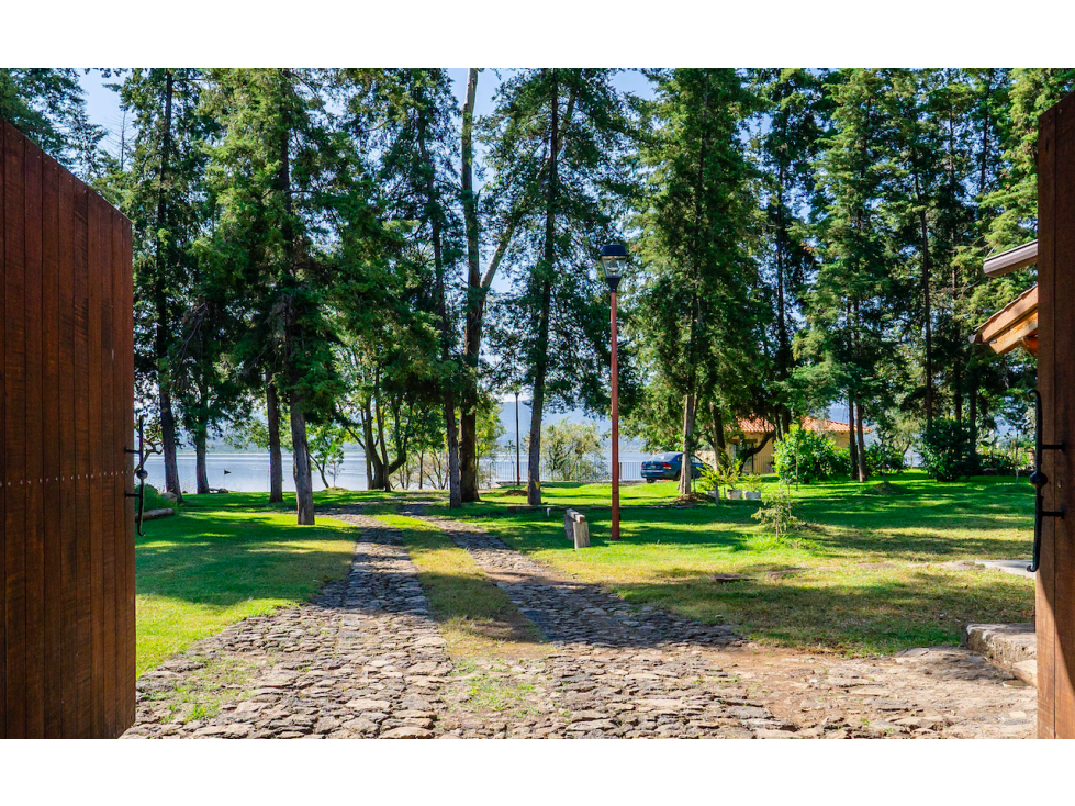 Terrenos en Venta con Orilla al Lago de Patzcuaro Fracc Privado - 1