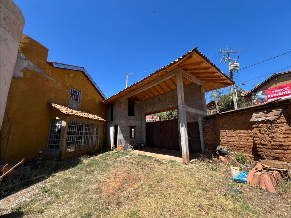 Terreno amplio en venta con dos casas en el corazon de Zirahuen - 3