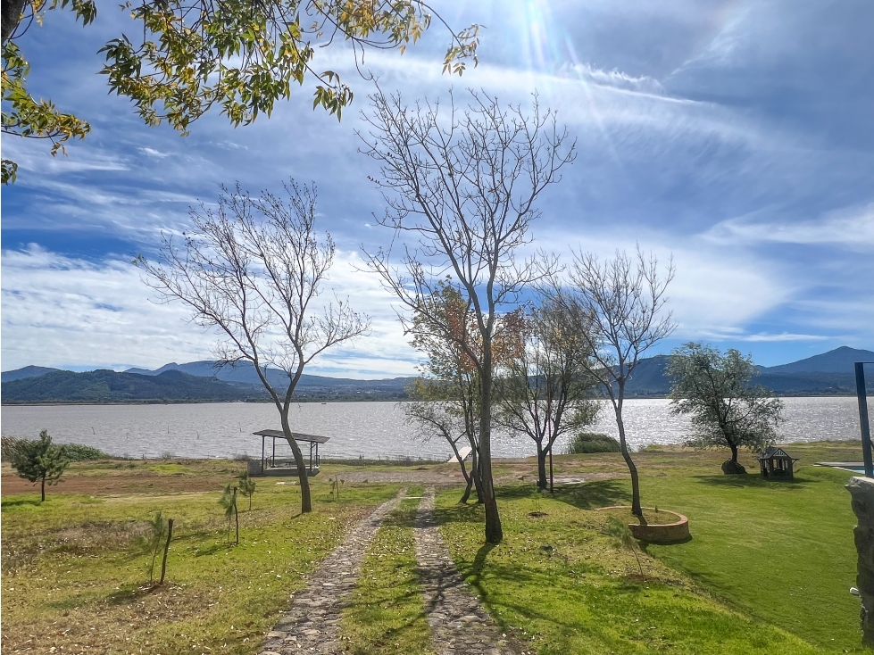 Terrenos en Venta con Orilla al Lago de Patzcuaro Fracc Privado - 4