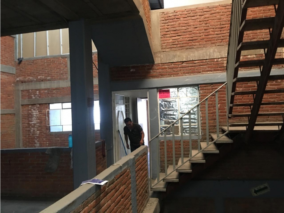 Propiedad comercial con Oficinas y Bodega en Ciudad de México - 5