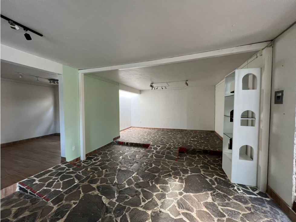 Local comercial sobre avenida principal en renta Pátzcuaro — foto 4