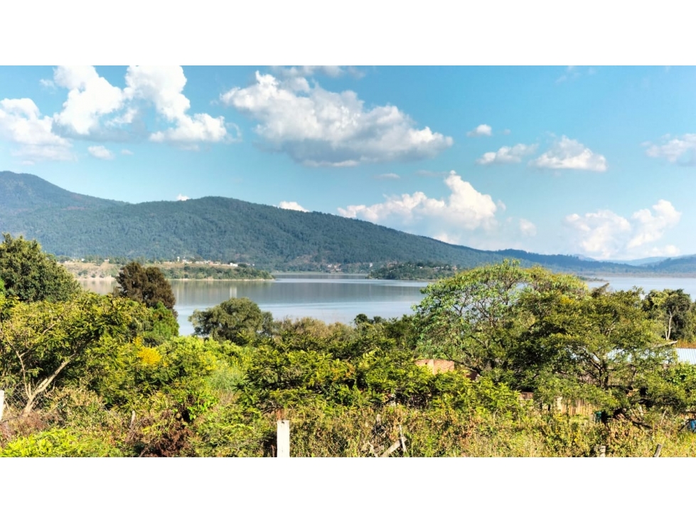Estudio en renta con vista en Puacuaro