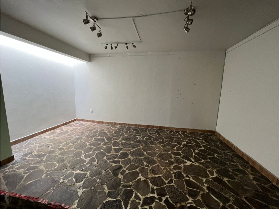 Local comercial sobre avenida principal en renta Pátzcuaro — foto 6