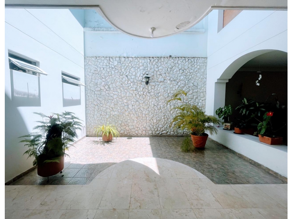 CASA EN VENTA AL SUR DE CALI - BARRIO CIUDAD JARDIN — foto 4