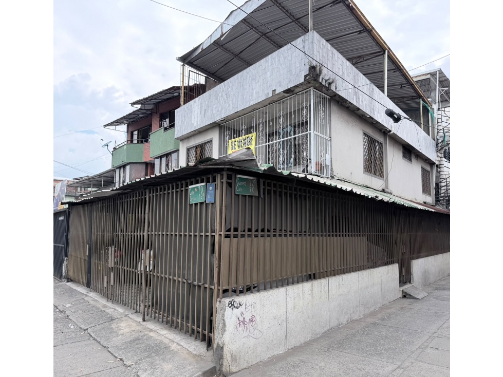 CASA ESQUINERA DE 3 PISOS EN VENTA LA NUEVA BASE