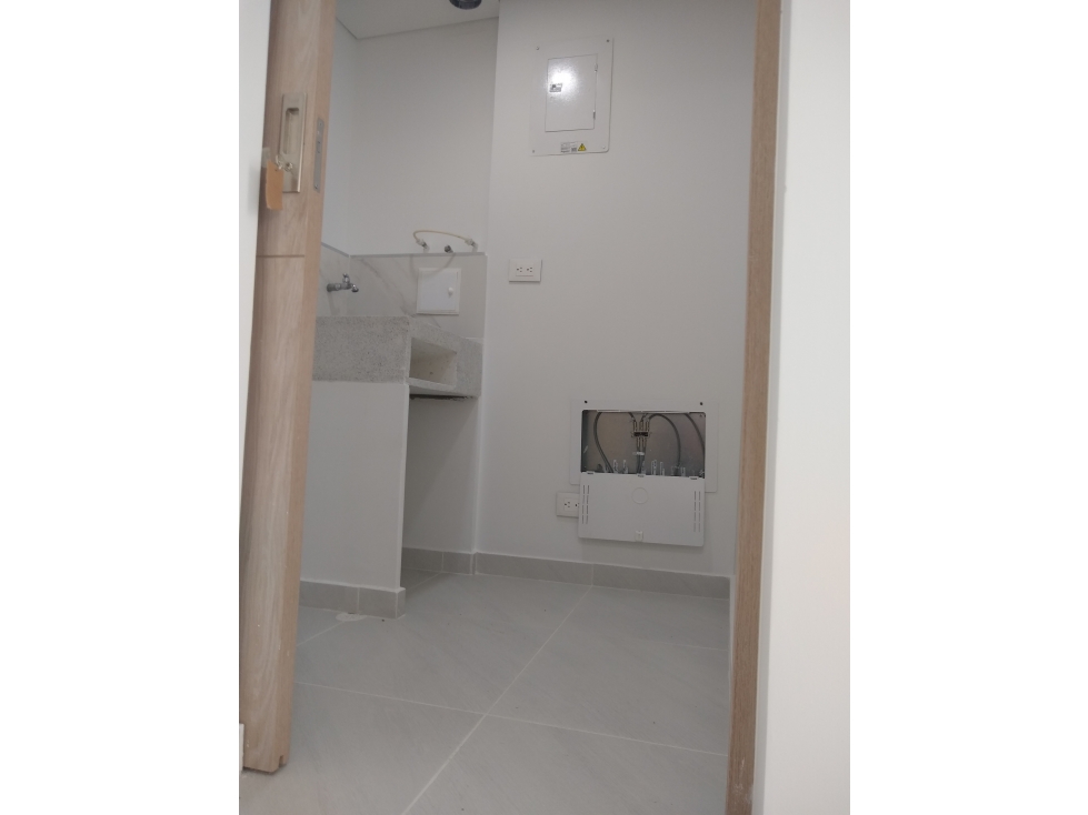 APARTAMENTO EN VENTA AL SUR DE CALI C.R. AVELLANA — foto 5