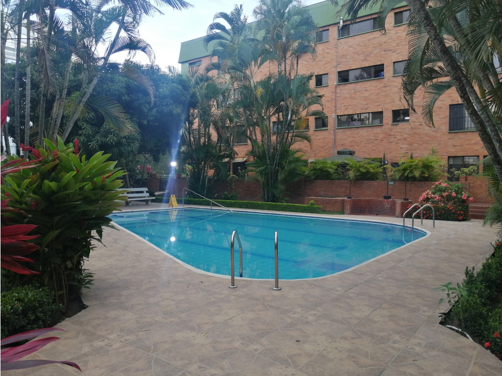APARTAMENTO EN ALQUILER AL NORTE DE CALI PRADOS DEL NORTE HALCONES