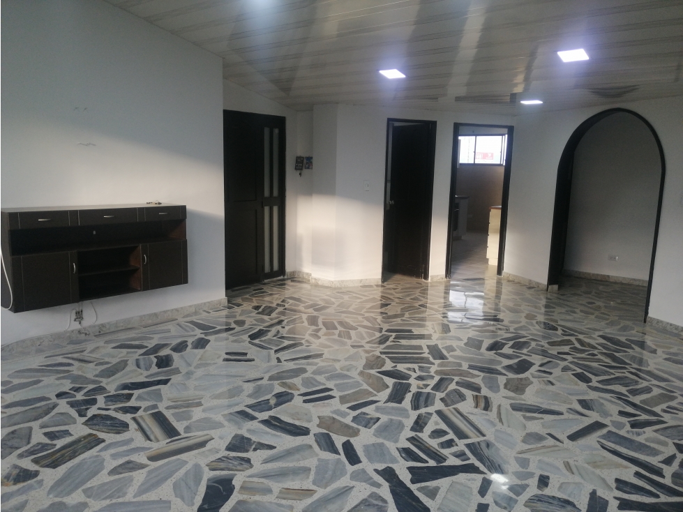 APARTAMENTO EN ALQUILER AL NORTE DE CALI PRADOS DEL NORTE HALCONES — foto 3