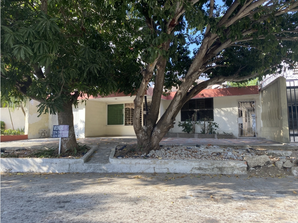 Casa-lote en venta, barrio El Prado