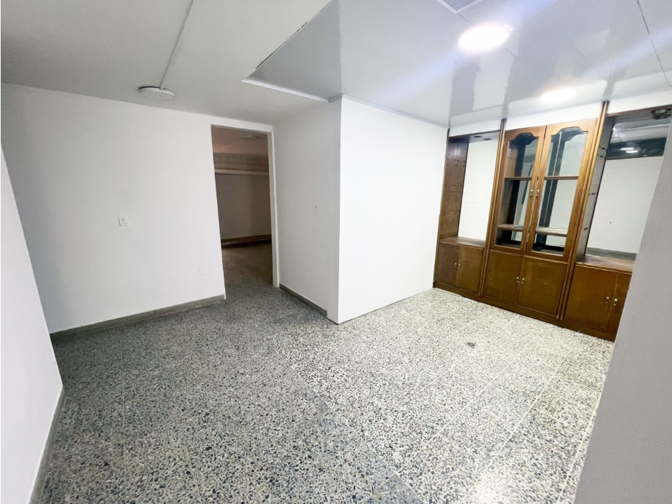 SE ARRIENDA CASA COMERCIAL EN CABECERA - 6