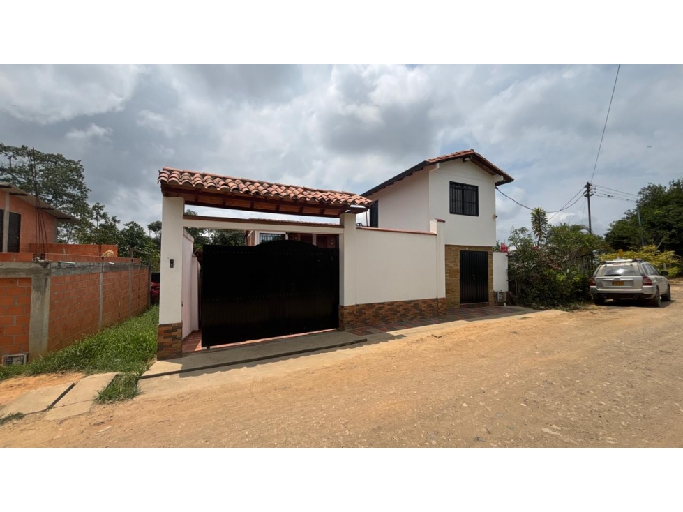 SE VENDE CASA CAMPESTRE CON PARCELA EN LEBRIJA - 2