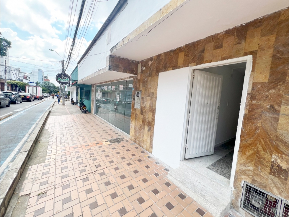 SE ARRIENDA CASA COMERCIAL EN CABECERA - 1