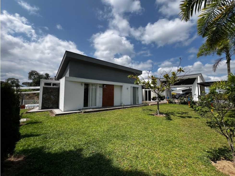 VENTA DE CASA UBICADA VIA AL AEROPUERTO