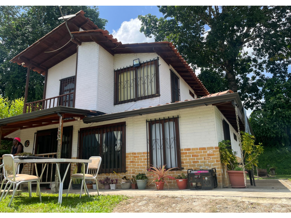 Se vende casa campestre Vía Pueblo Tapao