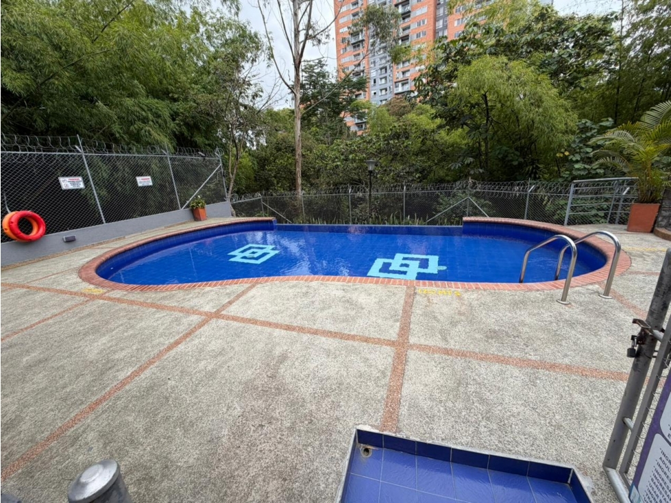 SE VENDE APARTAMENTO CERCA A FUNDADORES