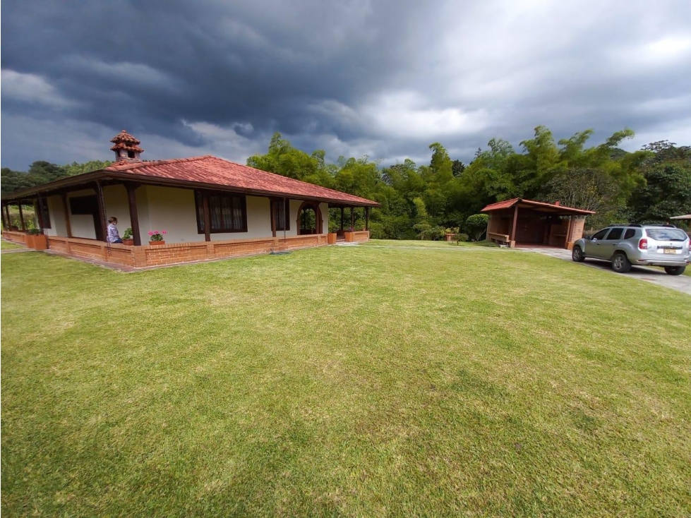SE VENDE CASA CAMPESTRE CERCA A CIRCASIA EN CONJUNTO CERRADO