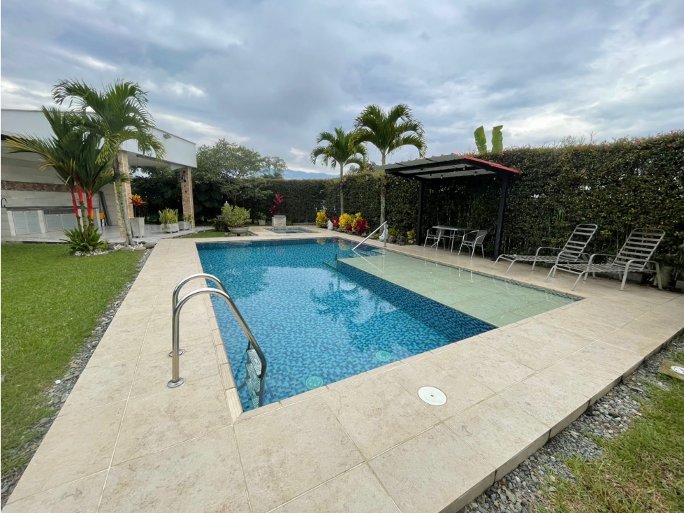 SE VENDE HERMOSA Y AMPLIA CASA CAMPESTRE VIA AL CAIMO — foto 2
