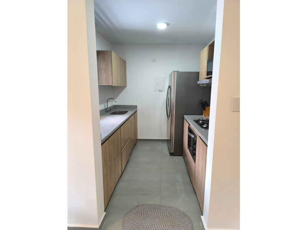 SE VENDE AMPLIA CASA AMOBLADA EN CONJUNTO CERRADO CERCA AL AEROPUERTO — foto 2