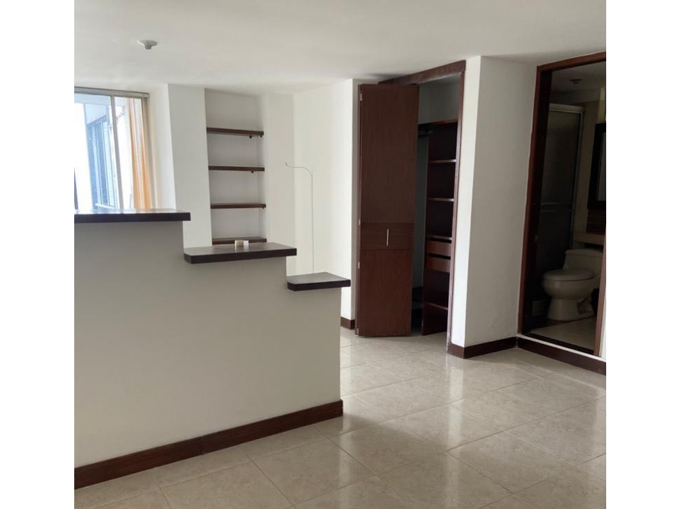 SEVENDE APARTAESTUDIO CERCA A LA AVENIDA BOLIVAR — foto 2