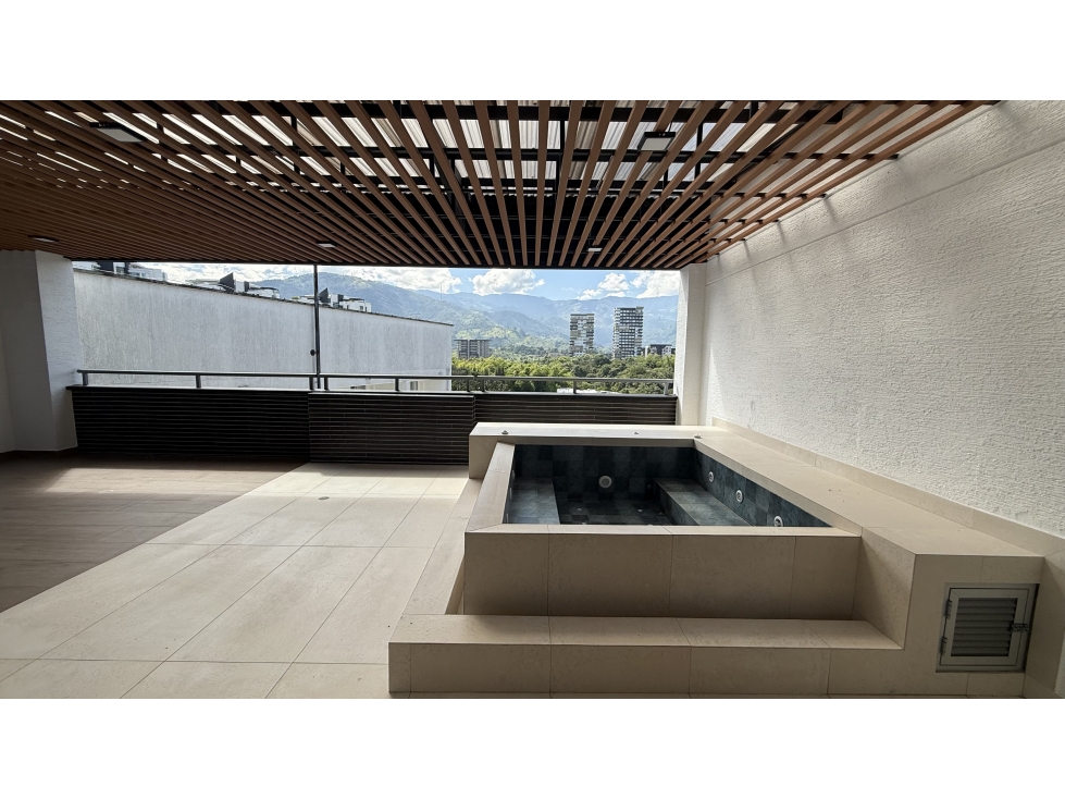SE VENDE ESPECTACULAR PENTHOUSE EN LA CASTELLANA — foto 2