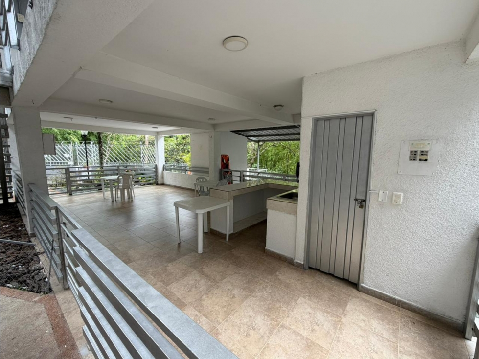 SE VENDE APARTAMENTO CERCA A FUNDADORES — foto 2