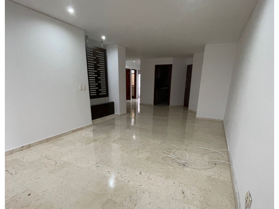 SE VENDE APARTAMENTO EN LA CASTELLANA CON BALCON Y TERRAZA — foto 3