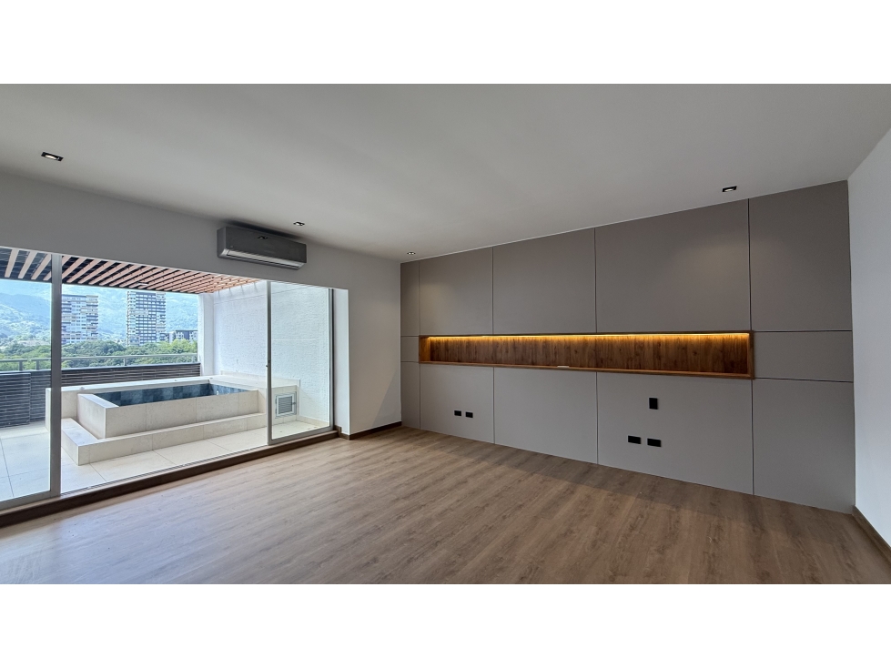 SE VENDE ESPECTACULAR PENTHOUSE EN LA CASTELLANA — foto 4