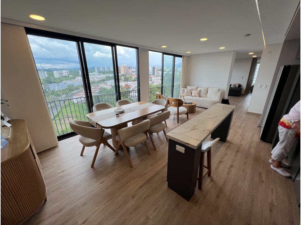 SE VENDE AMPLIO APARTAMENTO PARA ESTRENAR EN LAURELES NORTE — foto 2