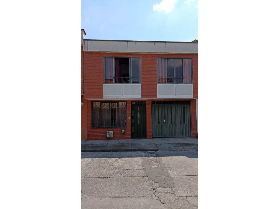 SE VENDE ESPECTACULAR CASA DE DOS PISOS EN ZONA CENTRAL DE ARMENIA — foto 4
