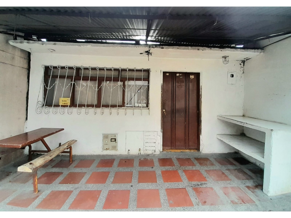 SE VENDE AMPLIA CASA EN CIRCASIA — foto 2