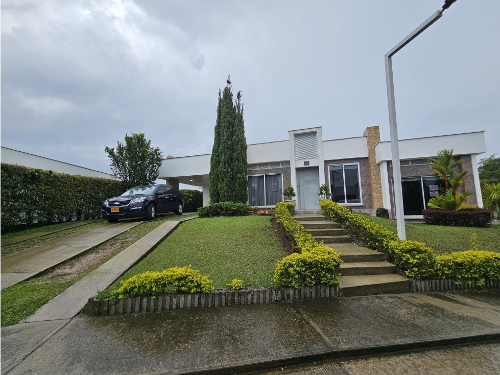 VENTA DE CASA CAMPESTRE ESQUINERA SECTOR CLUB CAMPESTRE