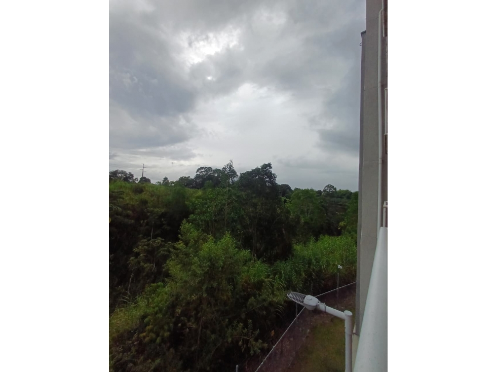 SE VENDE HERMOSO APARTAMENTO AL SUR DE ARMENIA — foto 2