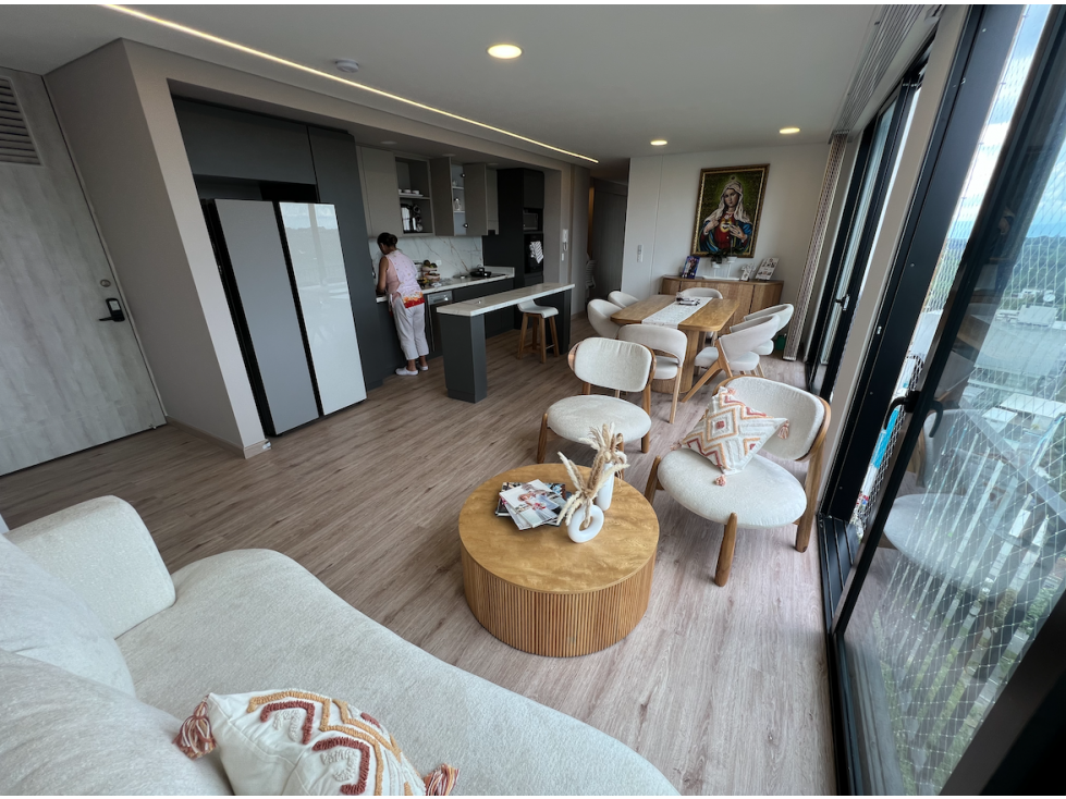 SE VENDE AMPLIO APARTAMENTO PARA ESTRENAR EN LAURELES NORTE — foto 4