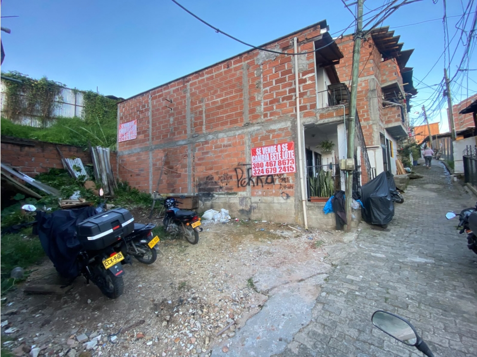 GANGA VENDO LOTE En San Antonio de Pereira. Precio 140 Millones.