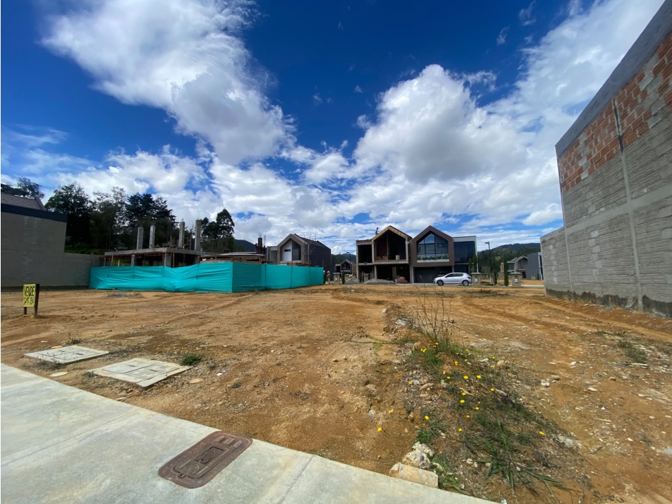 OPORTUNIDAD VENDO LOTE EN UNIDAD CERRADA LA CEJA ANTIOQUIA