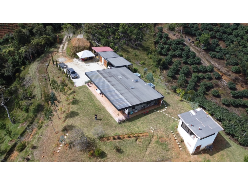 EN VENTA EXCELENTE FINCA A 7 MINUTOS DE LA UNION 2 HECTARIAS — foto 2
