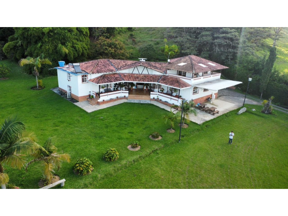 EN VENTA CASA FINCA EN LA CEJA