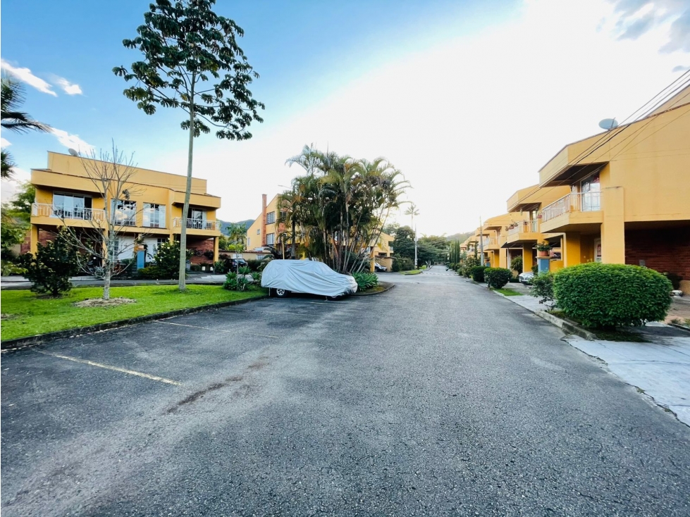 VENDO CASA CAMPESTRE EN UNIDAD CERRADA - LA CEJA ANT. SECTOR EL TAMBO