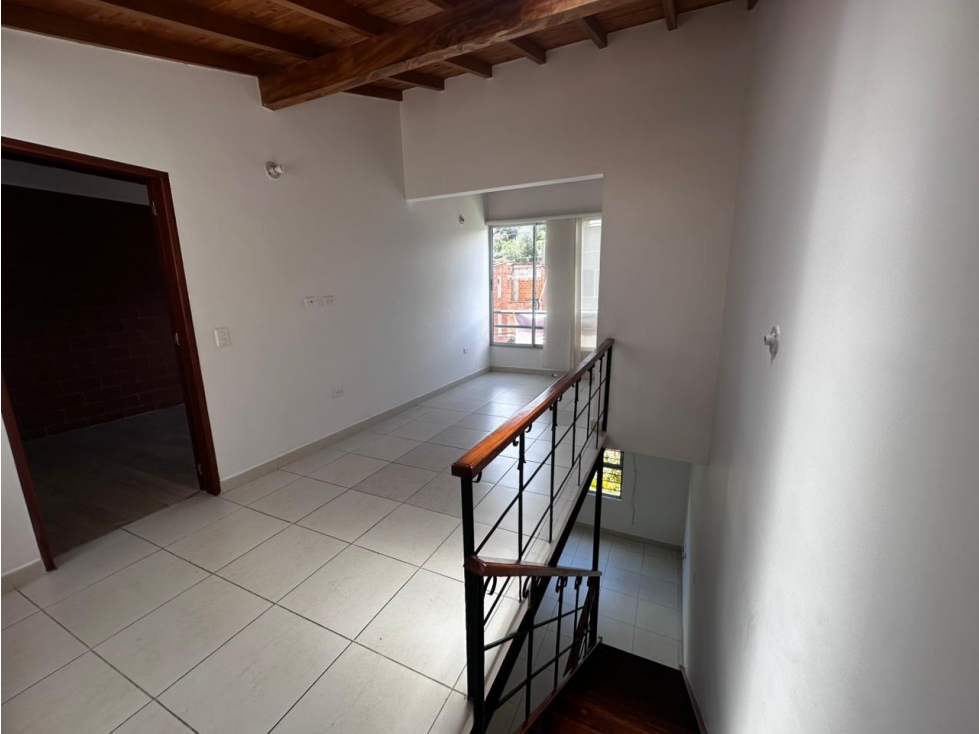 SE VENDE CASA 2DO PISO Y MANSARDA- EL CARMEN DE VIBORAL — foto 2