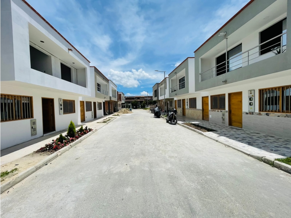 VENDO CASA NUEVA 2DO PISO CON AIRE EN LA CEJA ANT- UNIDAD ABIERTA.